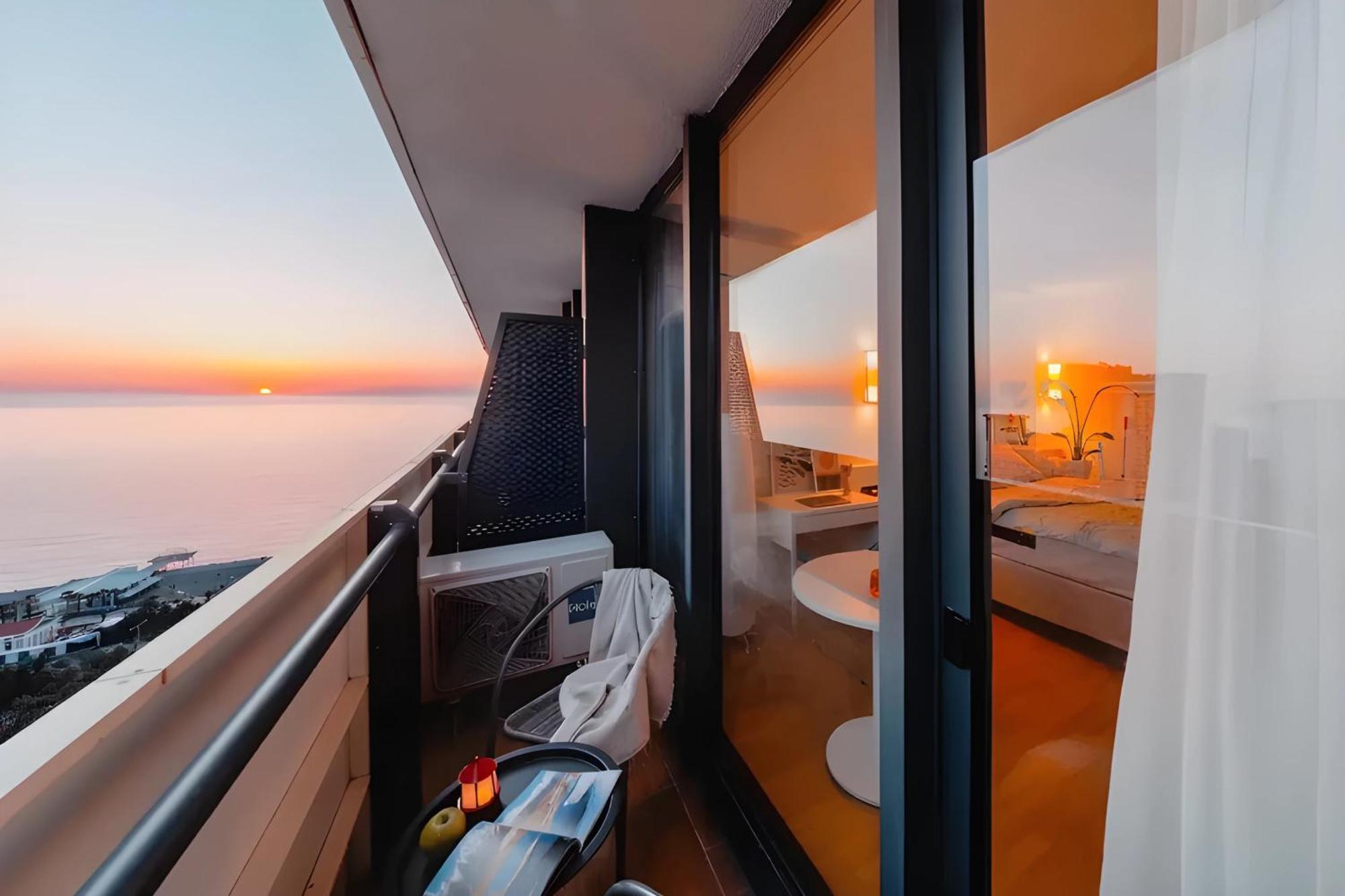 Luxury Orbi City Sea View Aparthotel Batoumi Extérieur photo