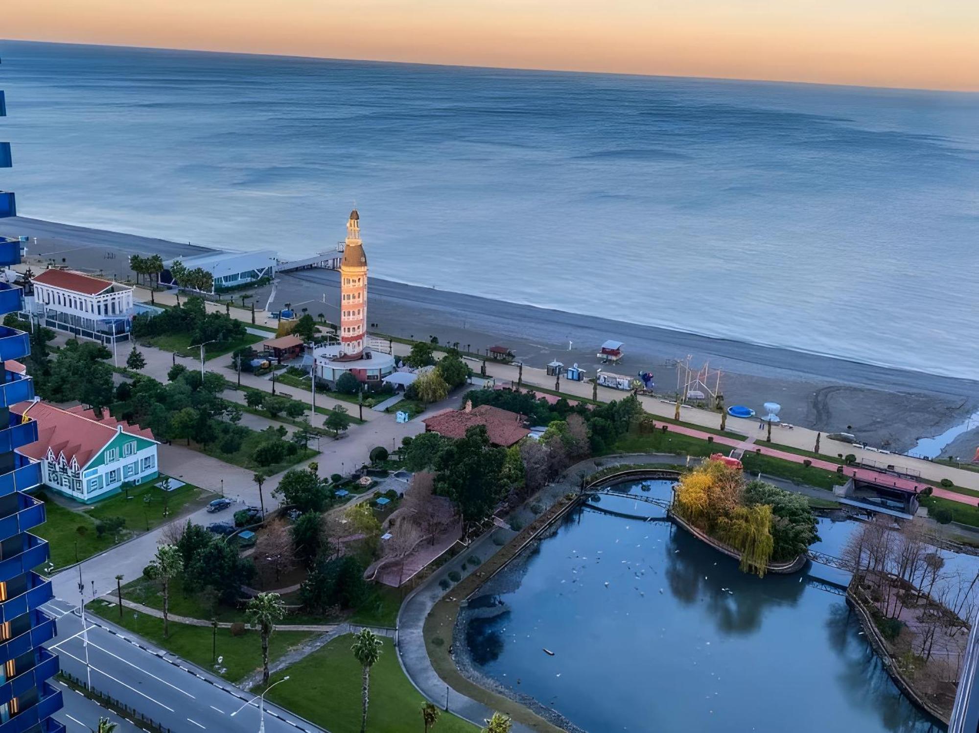 Luxury Orbi City Sea View Aparthotel Batoumi Extérieur photo