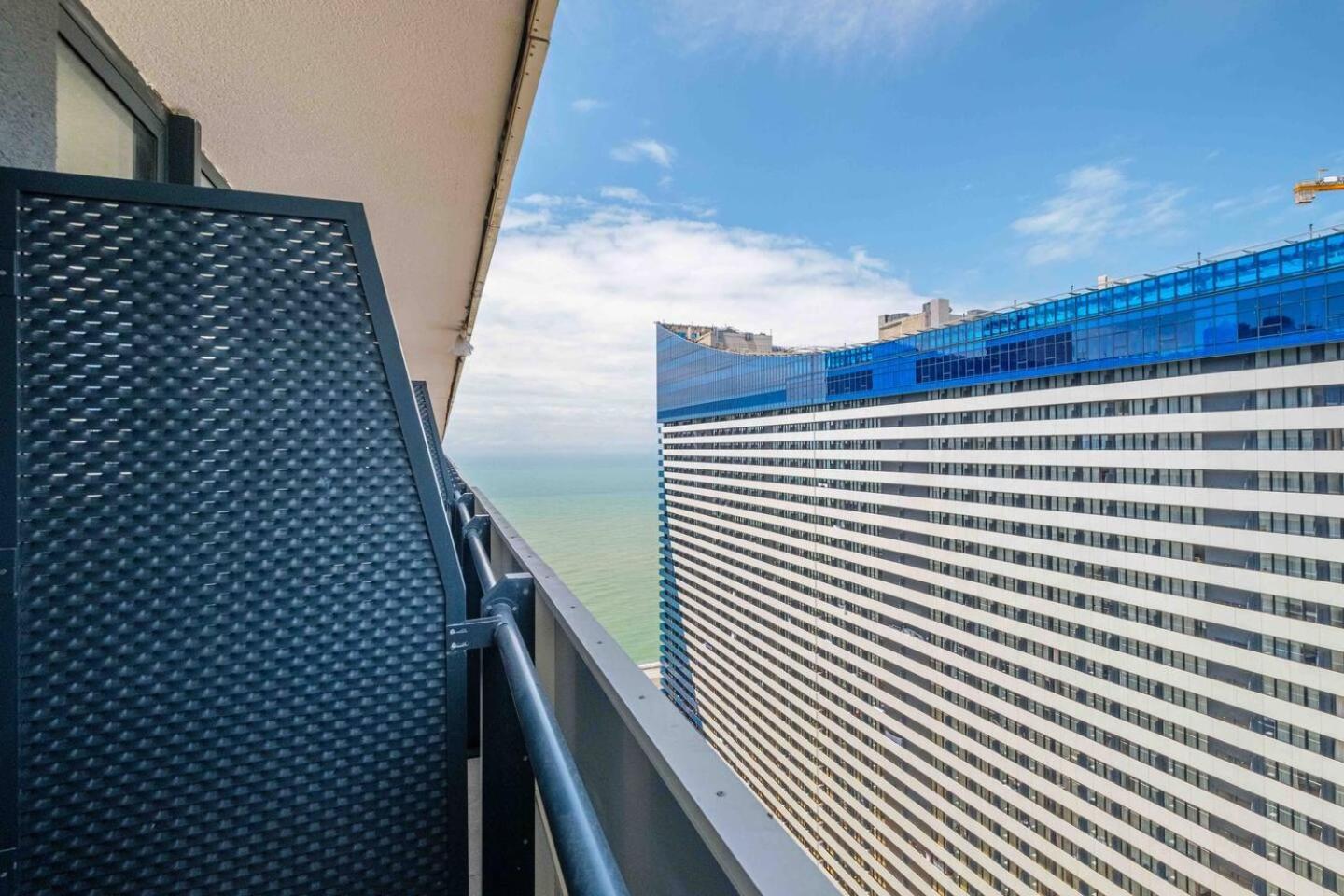 Luxury Orbi City Sea View Aparthotel Batoumi Extérieur photo