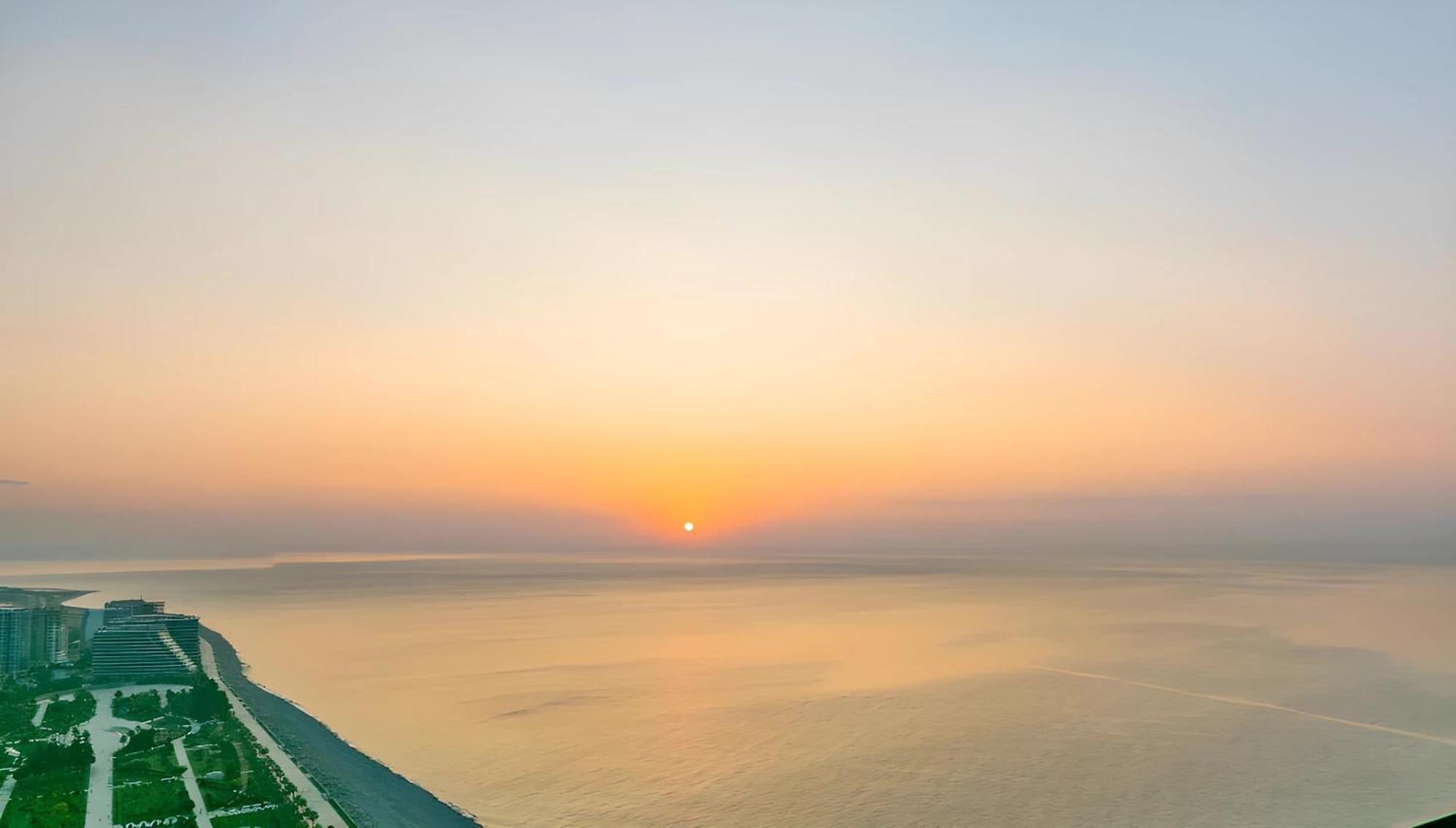 Luxury Orbi City Sea View Aparthotel Batoumi Extérieur photo
