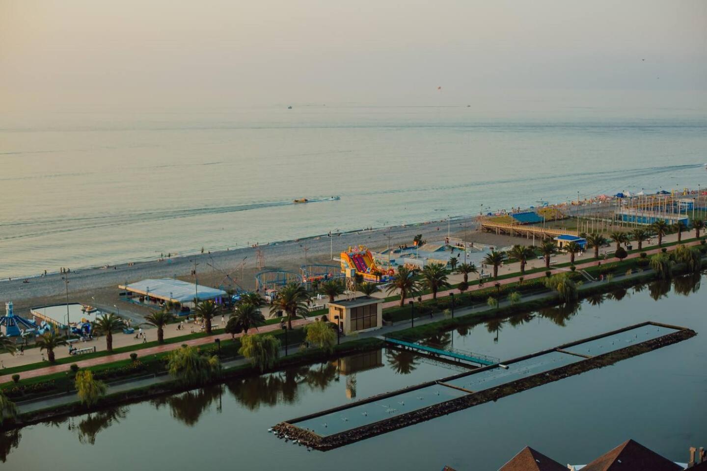 Luxury Orbi City Sea View Aparthotel Batoumi Extérieur photo