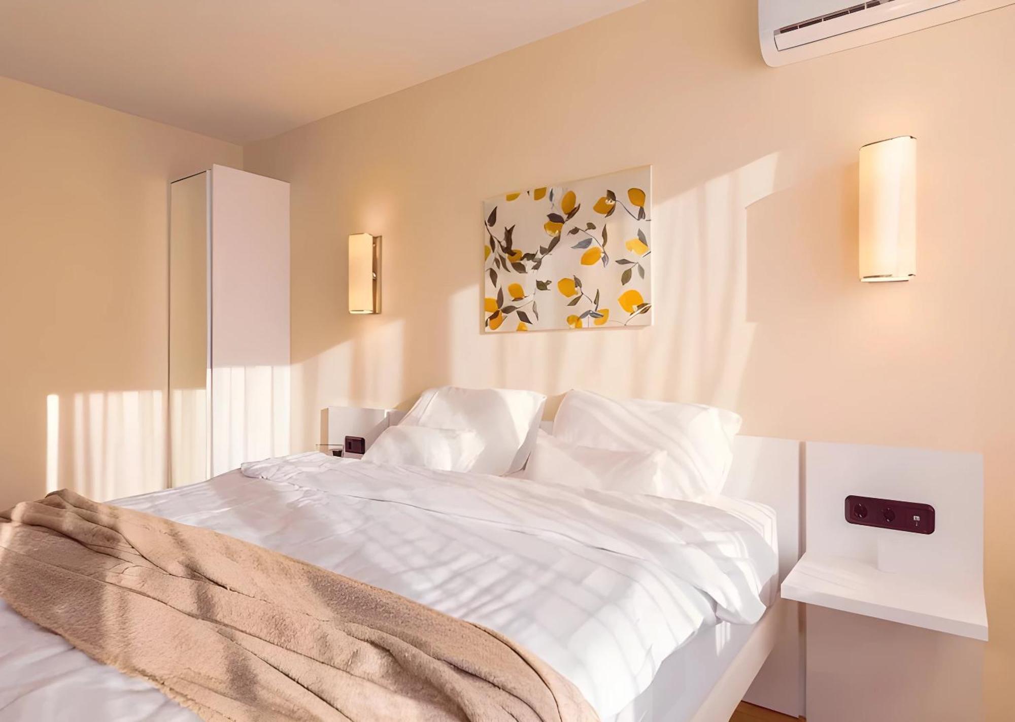 Luxury Orbi City Sea View Aparthotel Batoumi Extérieur photo